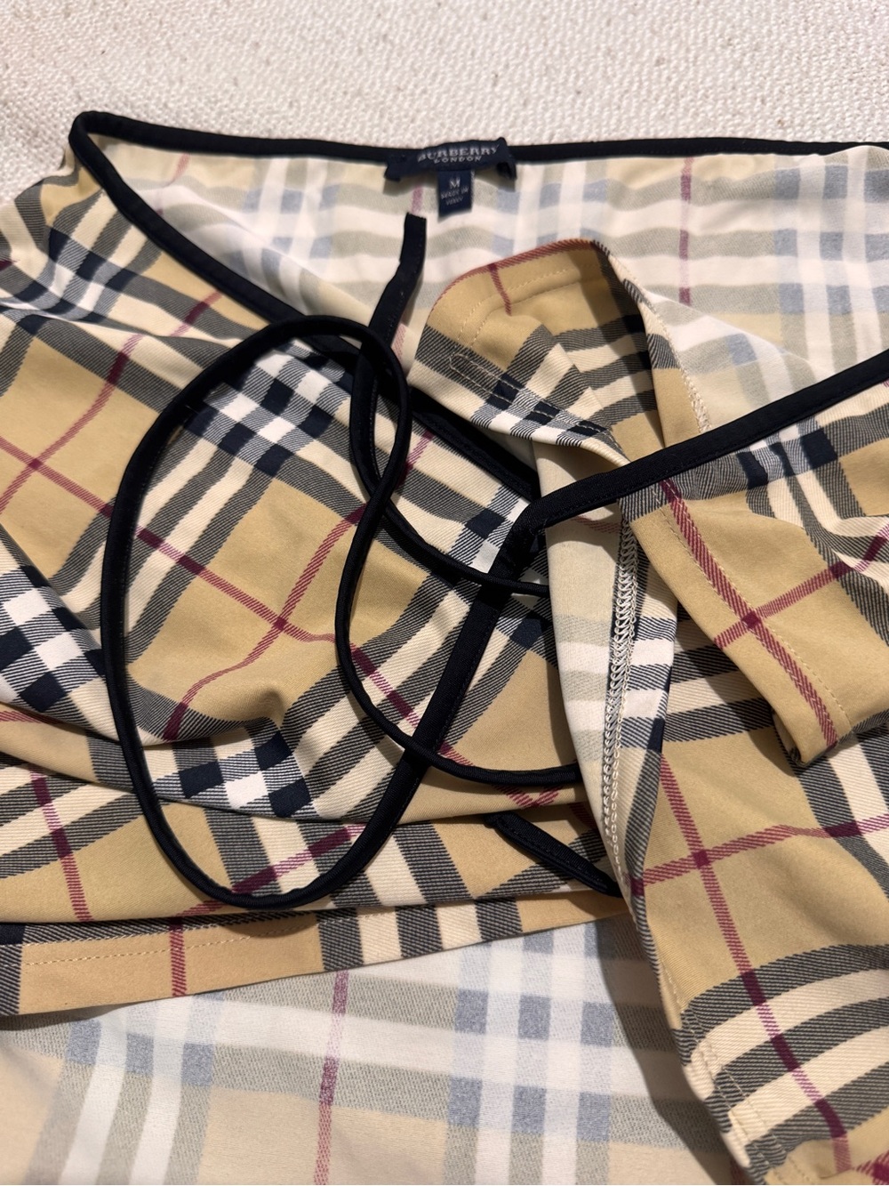 Burberry Beige Plaid Swim Skirt / Sarong with Black Trim - Picture 4 of 12